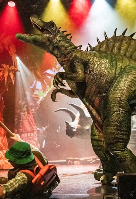 Постер Сафари с динозаврами в Москве