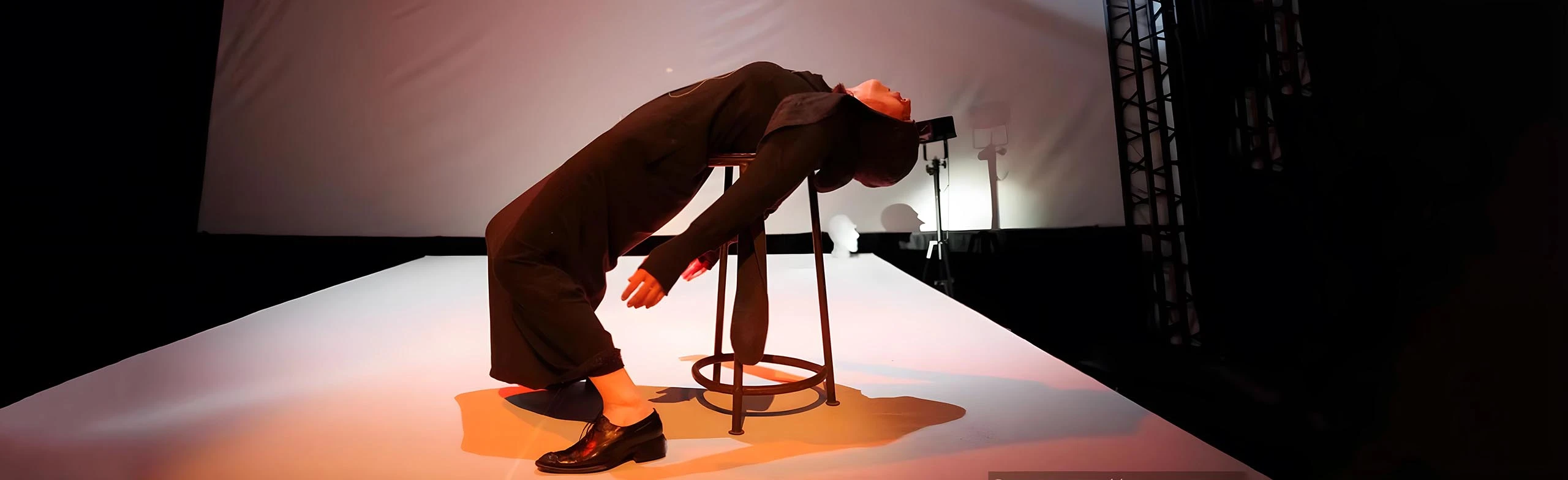 Постер Здесь был человек