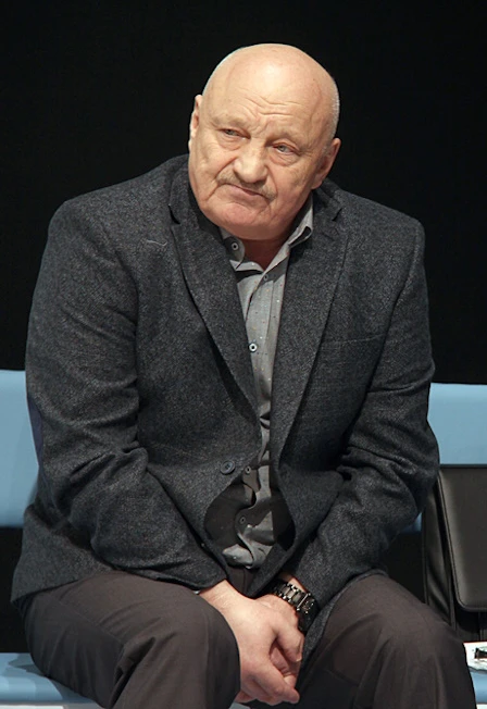 Постер Весы в Москве