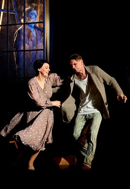 Постер Нас ждут... в Москве