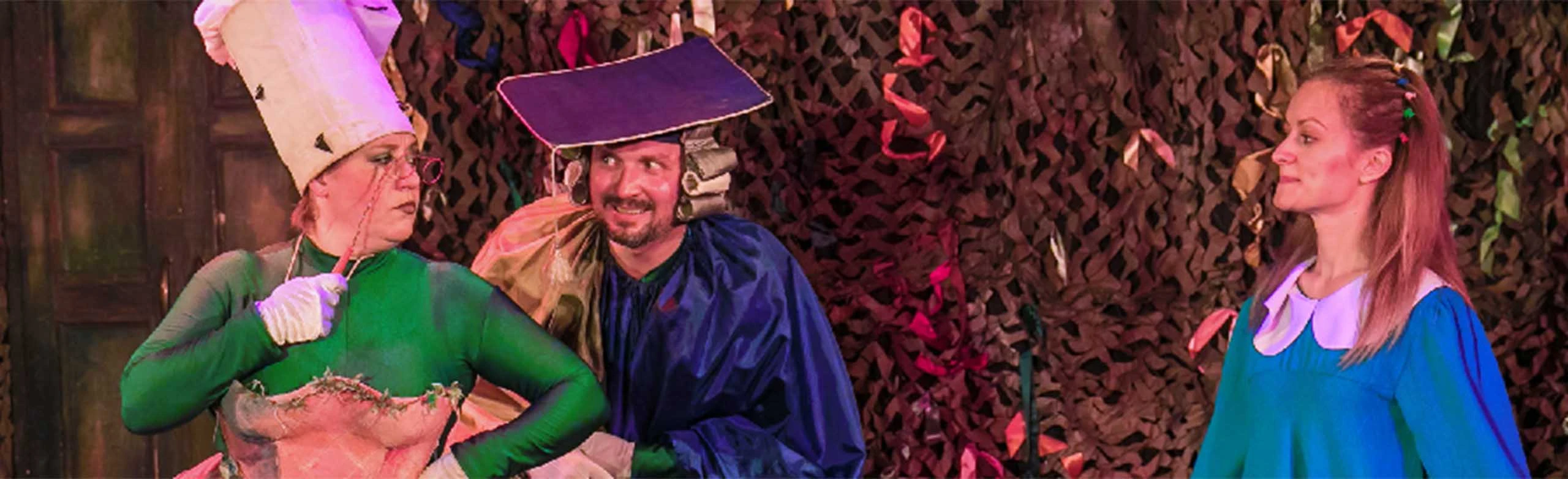 Постер Алиса в стране чудес. АЯтеатр в Москве