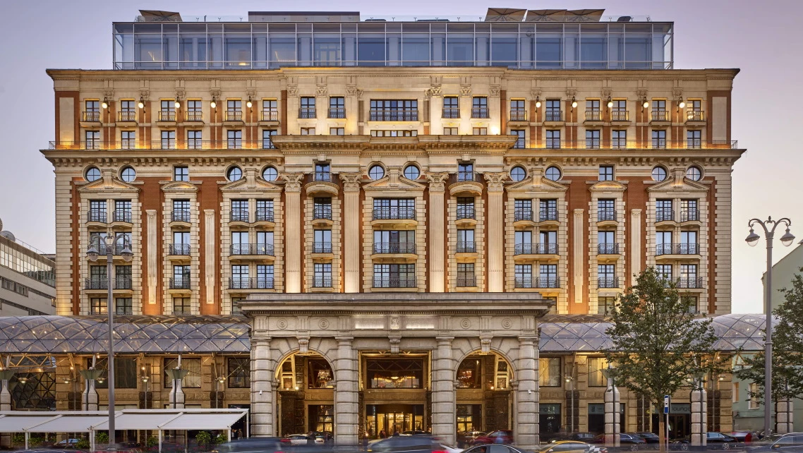 Постер The Carlton, Moscow
