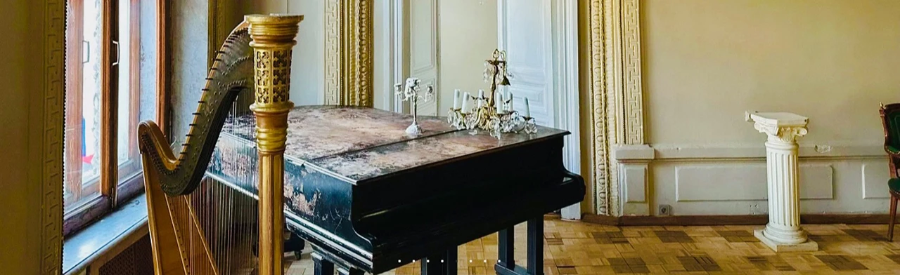 Постер «French Jazz»: Винтажный джаз на панорамной крыше в Москве