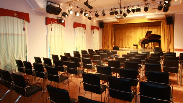 Постер ЕКЦ им. Ральфа Гольдмана