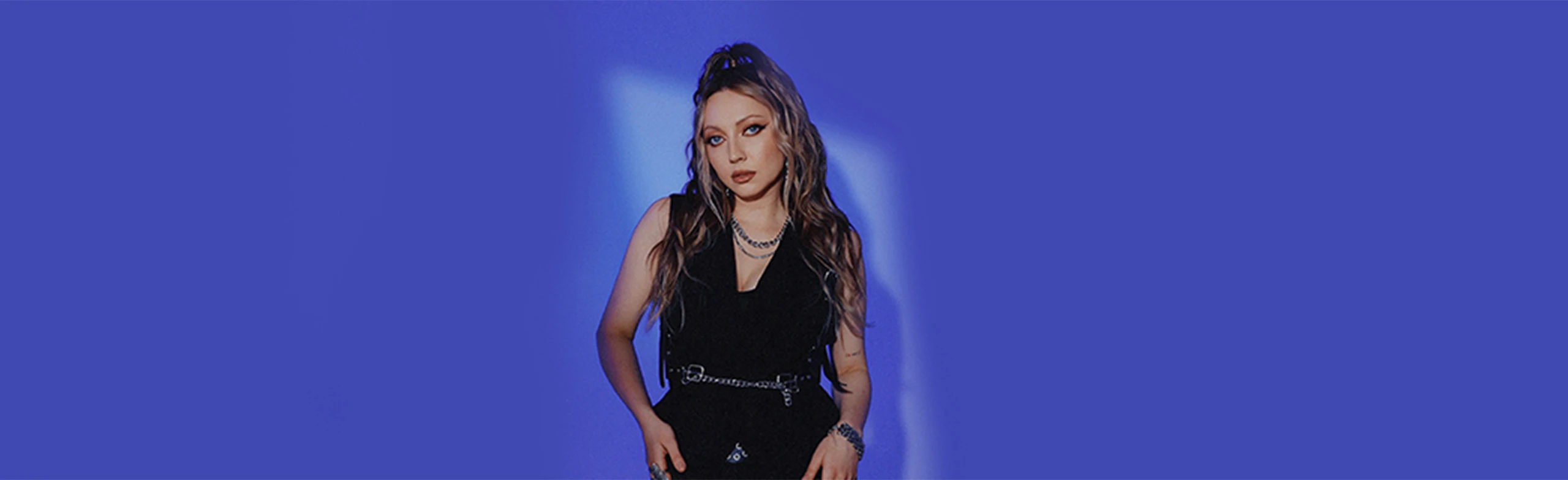 Постер Аили в Москве