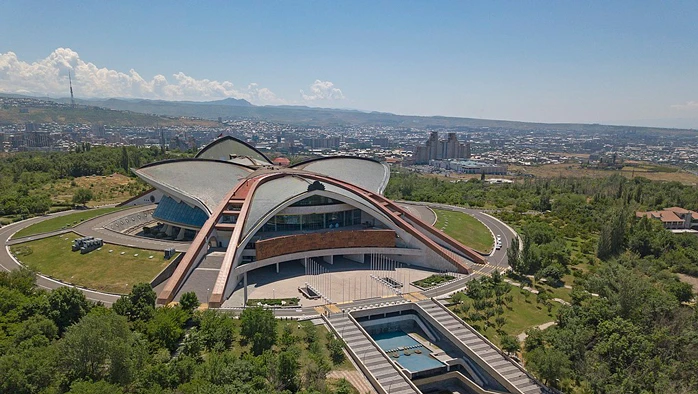 Постер Спортивно-концертный комплекс имени Карена Демирчяна (г. Ереван)