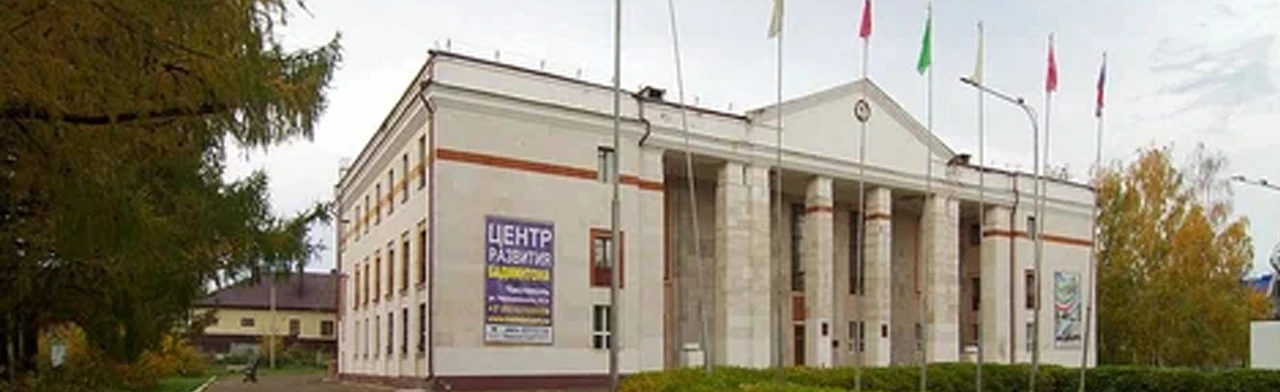 Постер КДЦ Восток