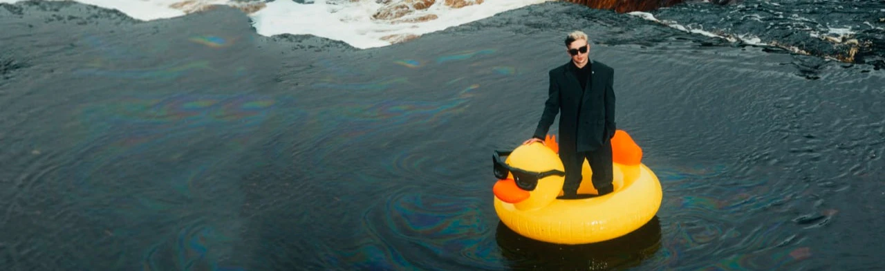 Постер Playingtheangel в Набережных Челнах