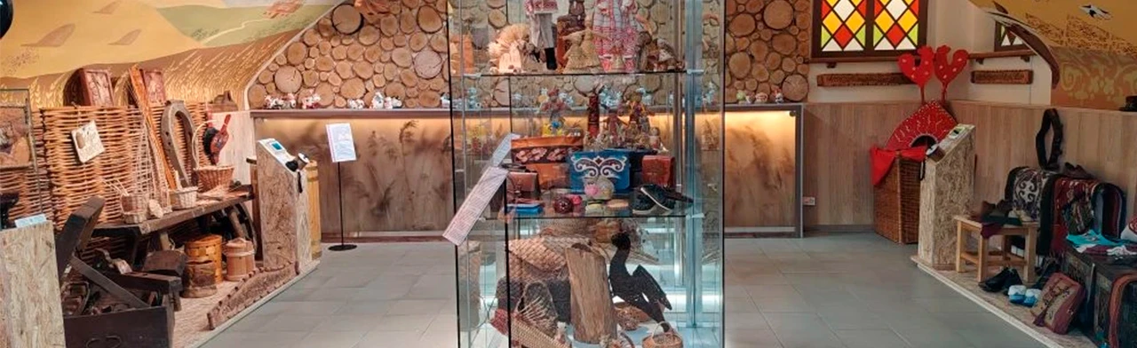 Постер Экспозиция Музея-мастерской декоративно-прикладного искусства в Набережных Челнах