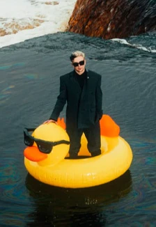 Постер Playingtheangel в Набережных Челнах