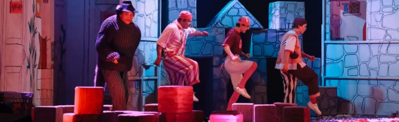 Постер Три поросёнка в Омске