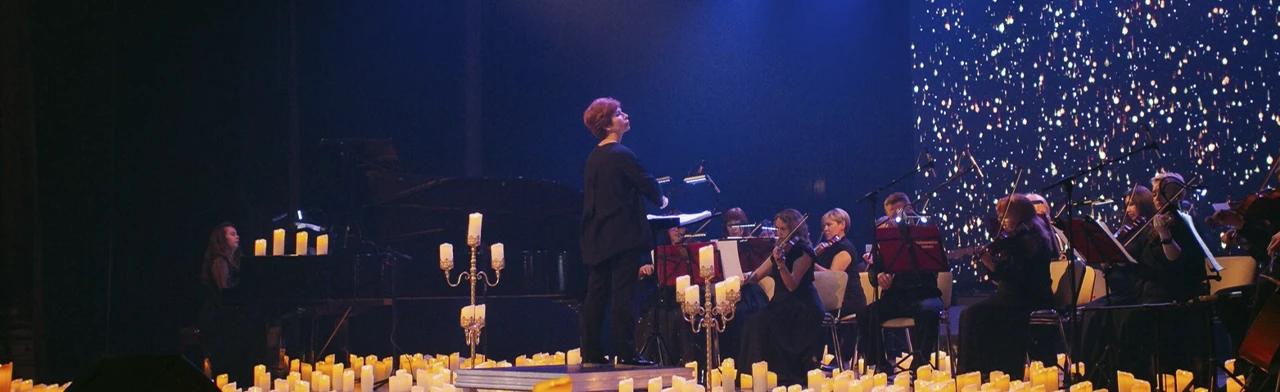 Постер Ханс Циммер и Людовико Эйнауди: двойной концерт в сиянии тысячи свечей в Оренбурге