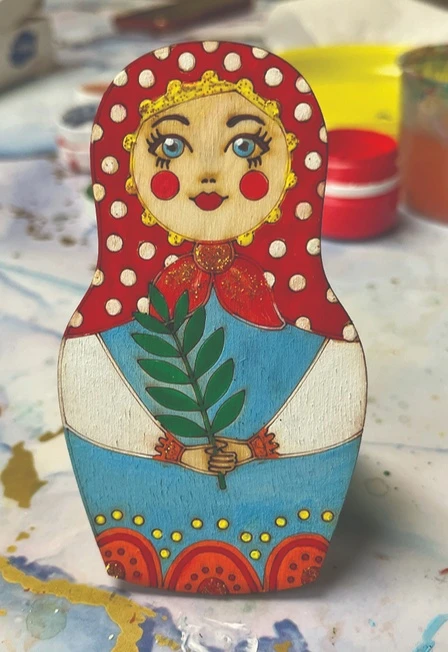 Постер Матрешка: Музейное занятие по росписи деревянной заготовки-магнита в Оренбурге