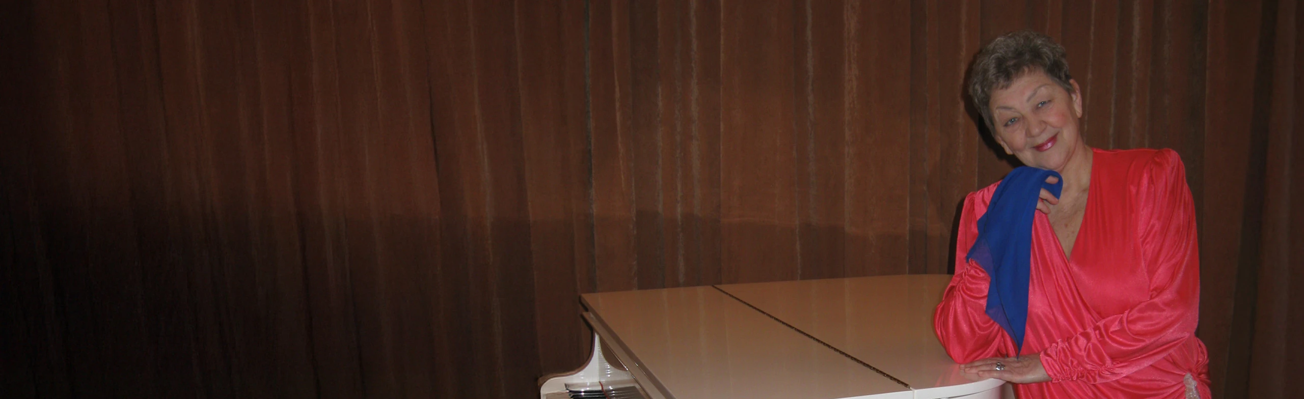 Постер Концерт солистки филармонии Татьяны Буйносовой "Великая Клавдия Шульженко"