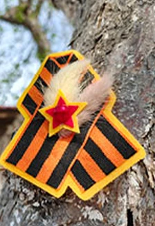 Постер Георгиевская брошь «Значок Победы». Музейное занятие в Оренбурге