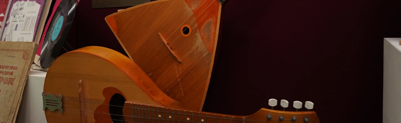 Постер Саранское музыкальное училище: Навстречу столетию. Выставка в Саранске