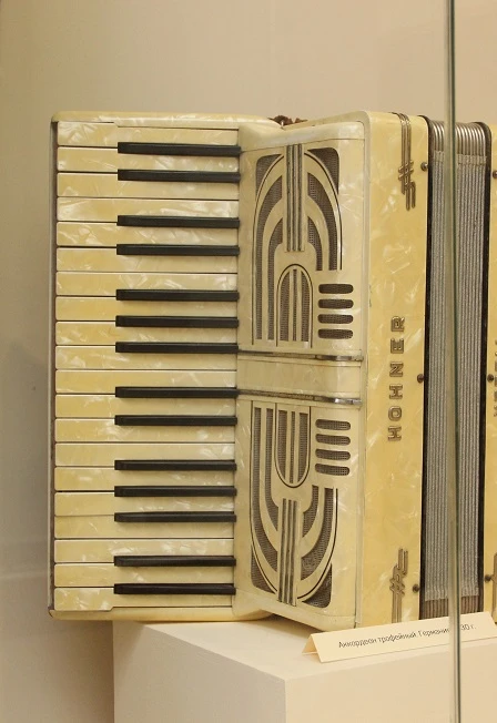 Постер Кто сказал, что нужно бросить песни на войне? Викторина в Саранске