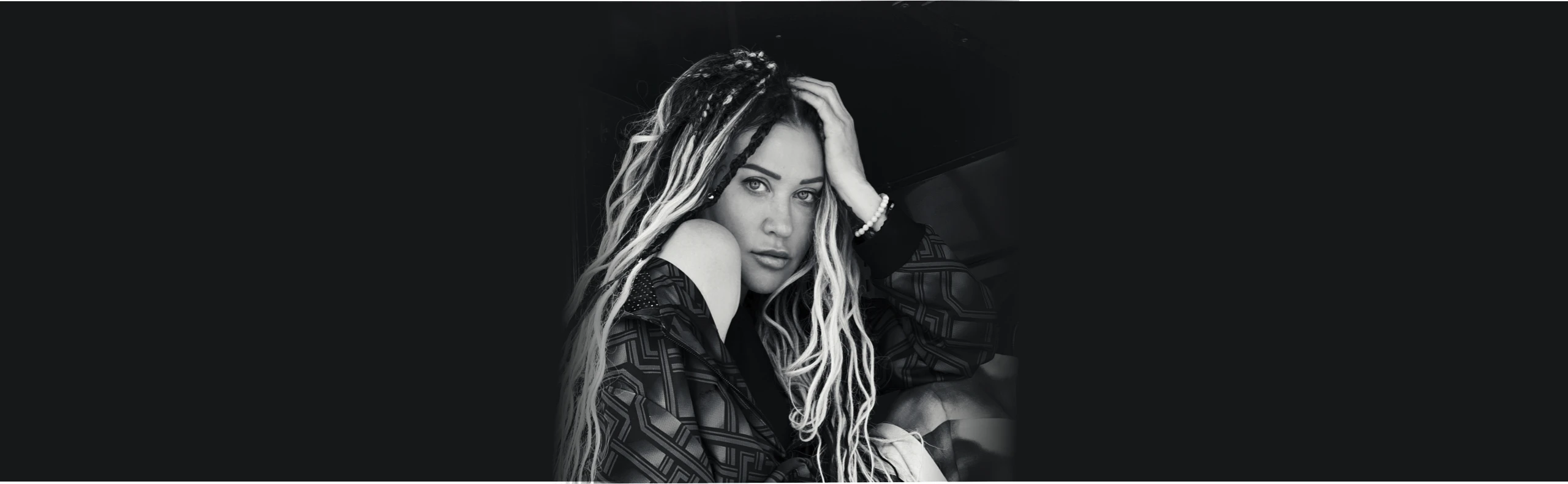 Постер Линда