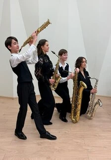 Постер Полный привод в Саратове