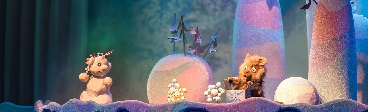 Постер Три снежинки: голубая, золотая, серебристая