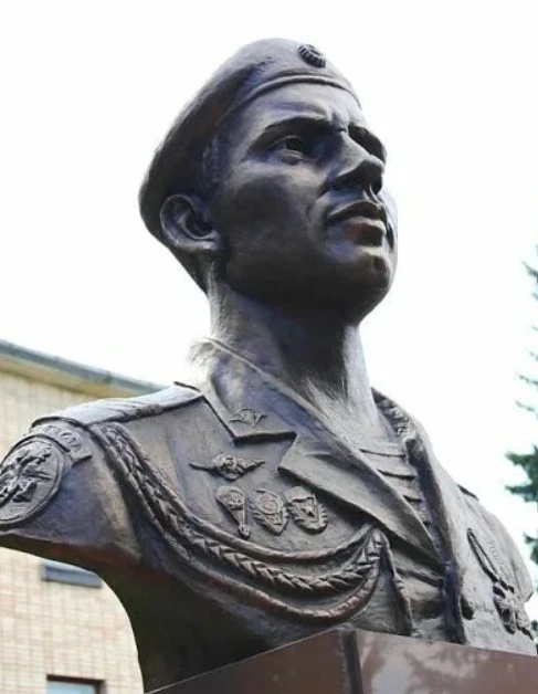 Постер Памятники героям. Познавательное путешествие в Смоленске