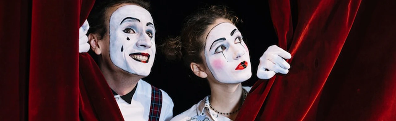 Постер Мир театра. Час искусства в Смоленске