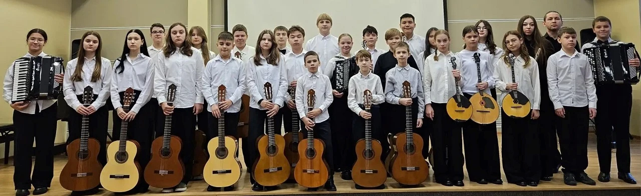 Постер Концерт "Быть прекраснее весны"