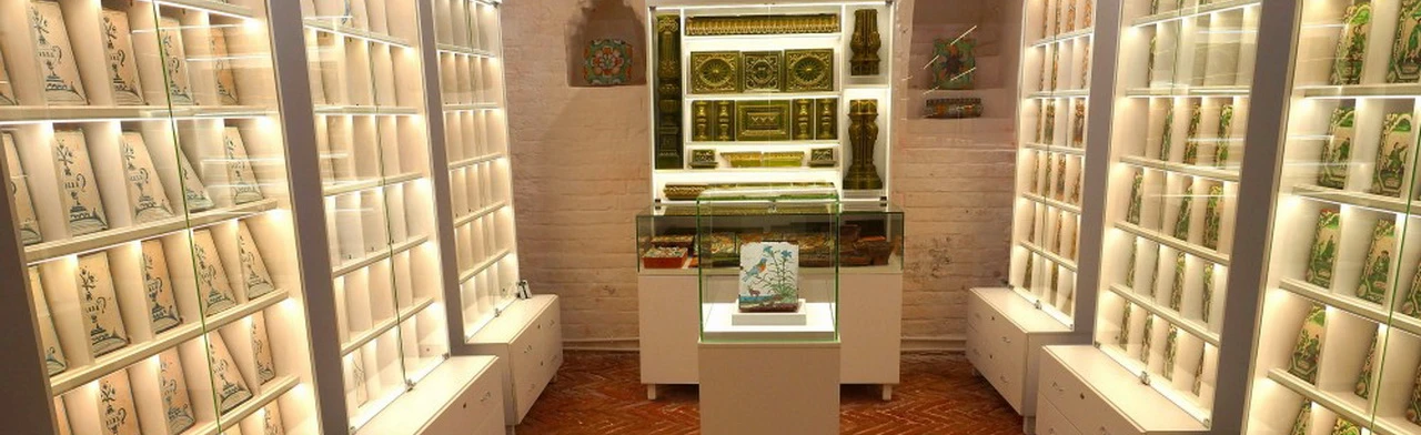 Постер Экскурсия «Угличский изразец»: открывая тайны музейного собрания» в Ярославле