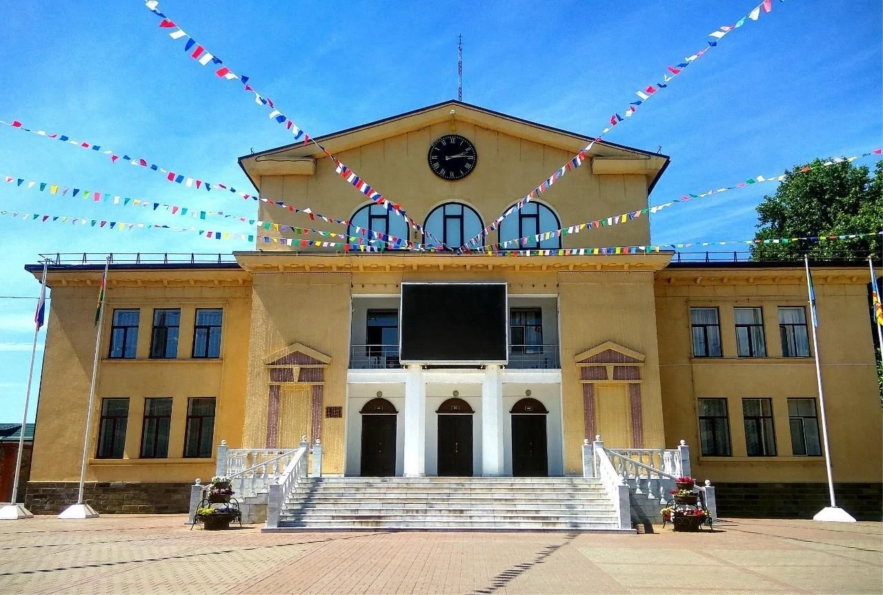 Постер площадки ГДК им. Бондаренко г. Славянск-на-Кубани