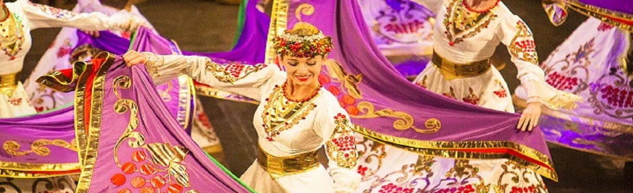 Народы Кубани, танцуйте с нами. Концерт ГКАТ и П "Кубанская казачья вольница"