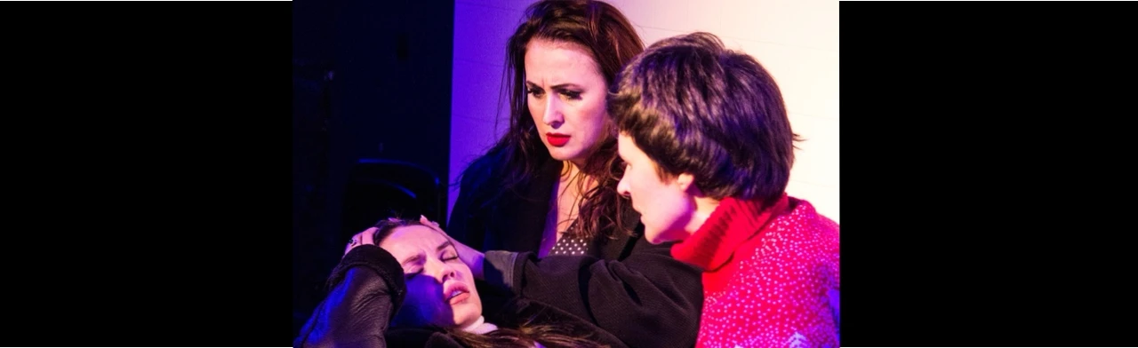 Восемь женщин