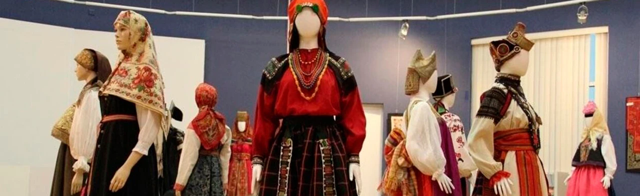 Душа народа в узоре: Выставка национальных костюмов