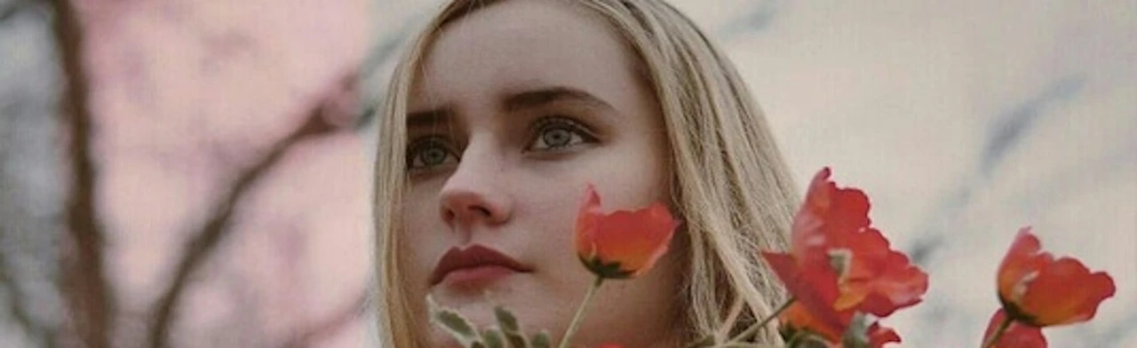 Элли на маковом поле