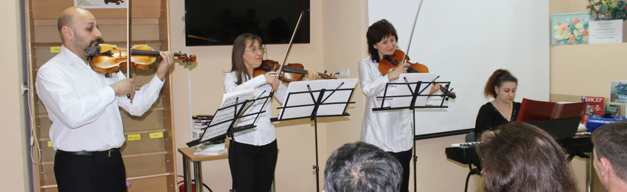 Под сенью муз. Выставка-путешествие