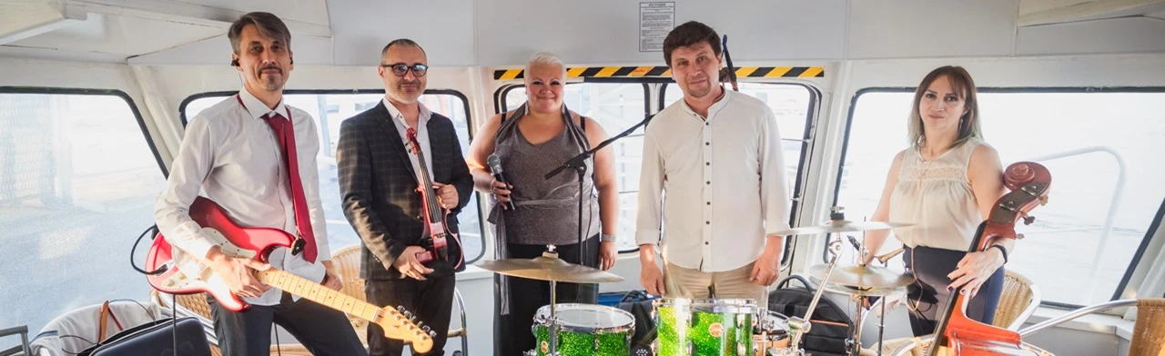 ТАНЦЫ НА ВОДЕ