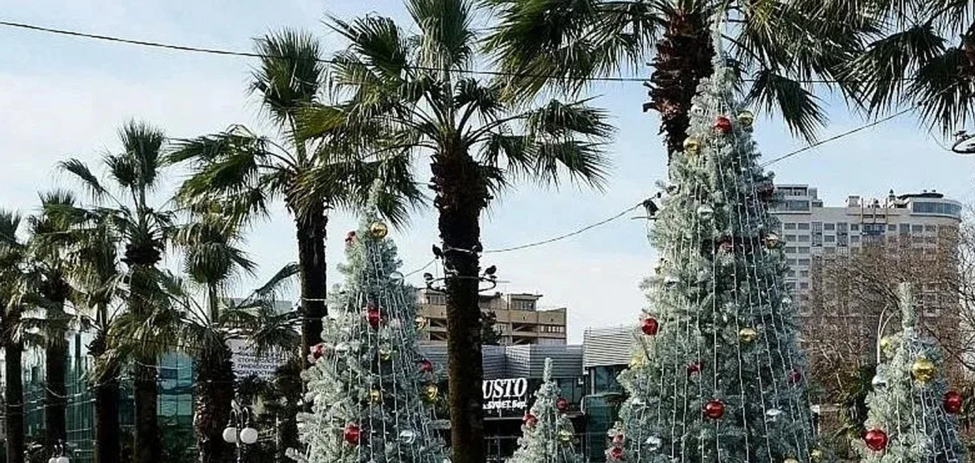 Постер Сочи — в тройке лидеров по спросу на отели в декабре